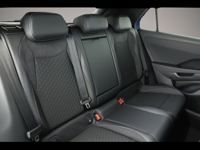 Volkswagen T-Roc (11/2025, Benzin)