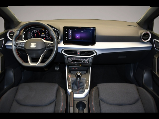 Seat Arona (08/2024, Benzin)