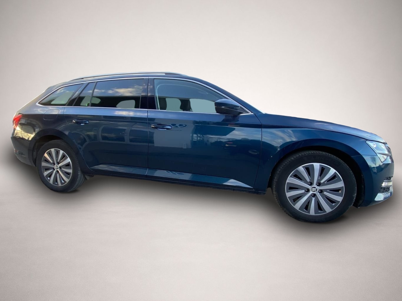 Skoda Superb (10/2021, )