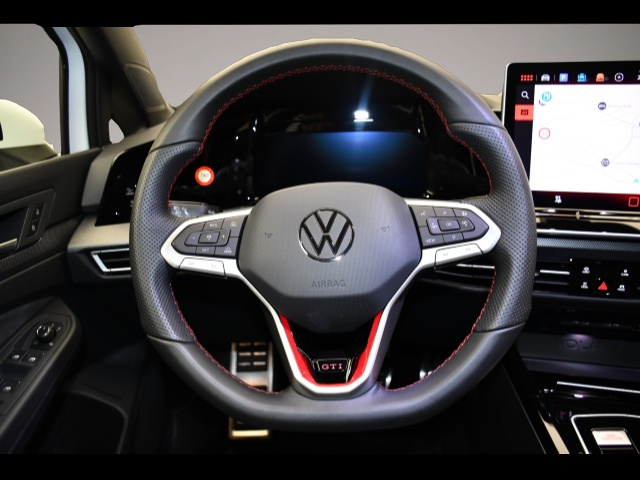 Volkswagen Golf (11/2025, Benzin)