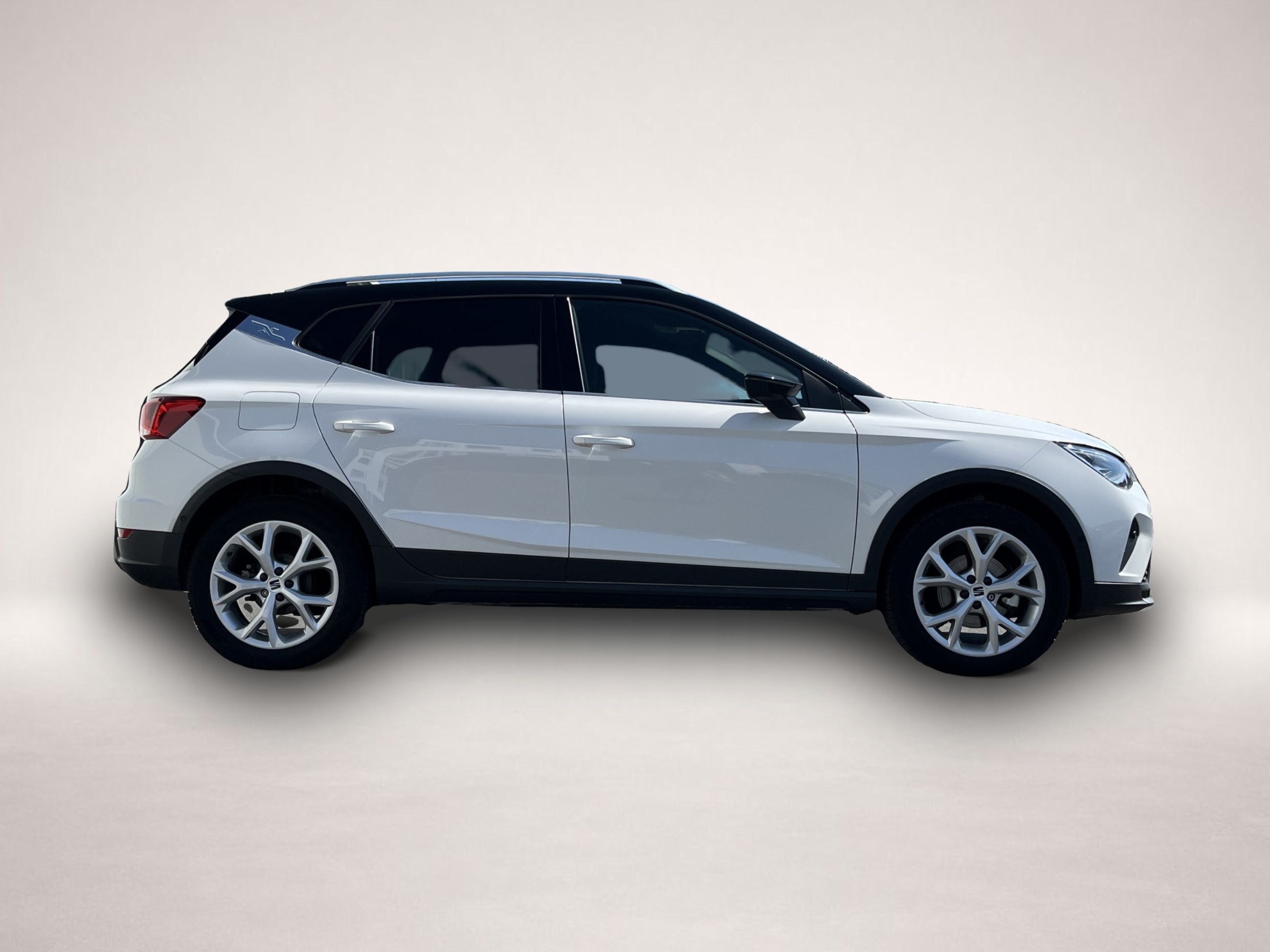 Seat Arona (04/2022, Benzin)