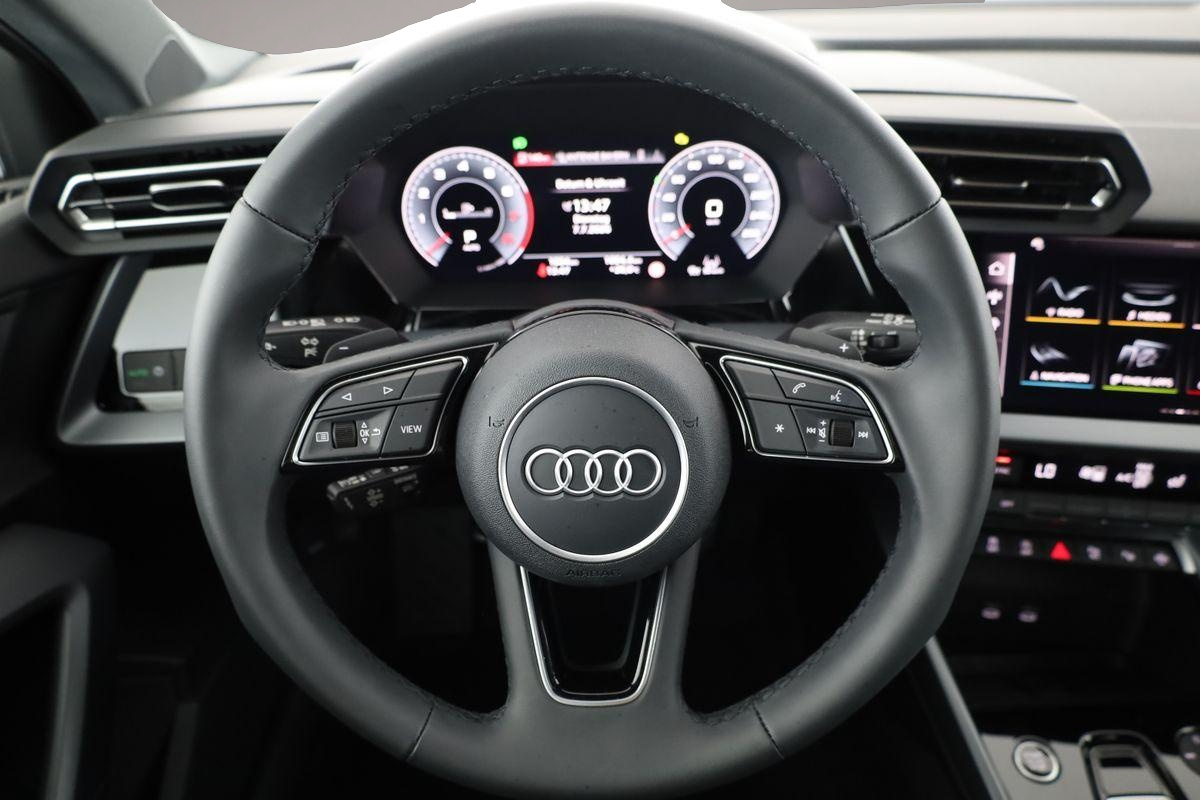 Audi quattro (05/2026, Benzin)