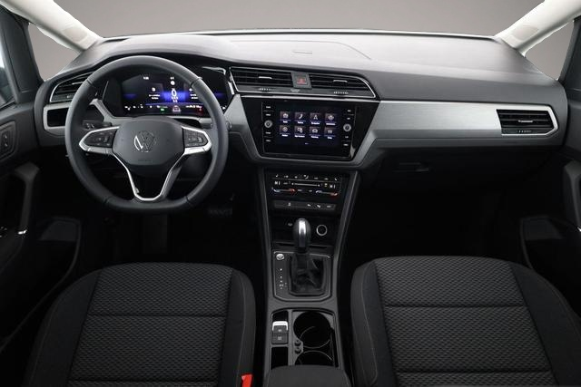 Volkswagen Touran (01/2026, Benzin)