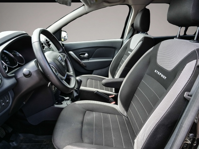 Dacia Logan (10/2020, Benzin)