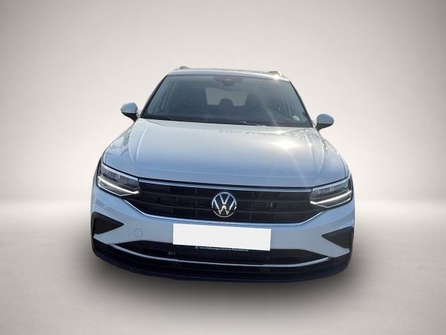 Volkswagen Tiguan (01/2024, Benzin)