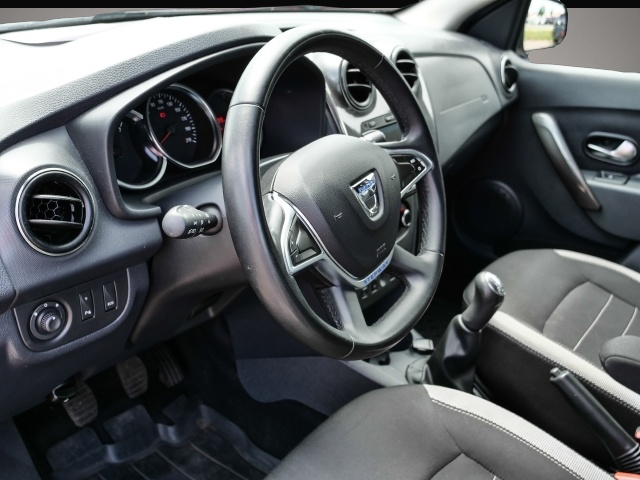 Dacia Logan (10/2020, Benzin)