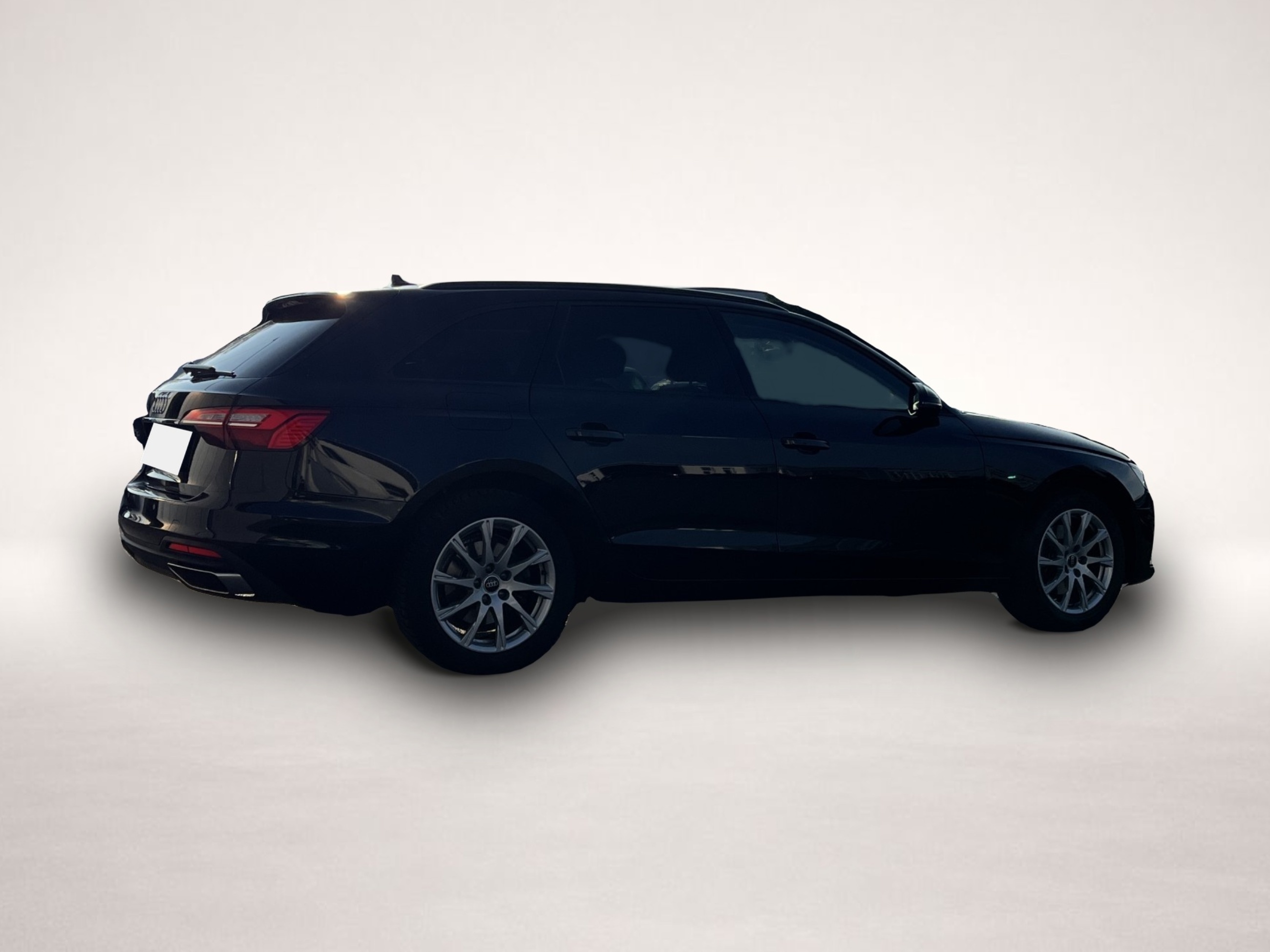 Audi A4 (08/2022, Benzin)