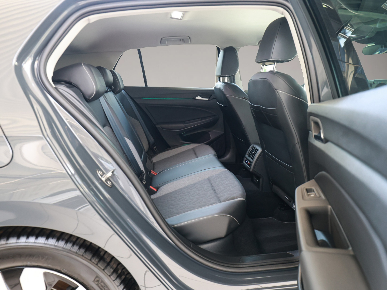 Volkswagen Golf (10/2025, Benzin)