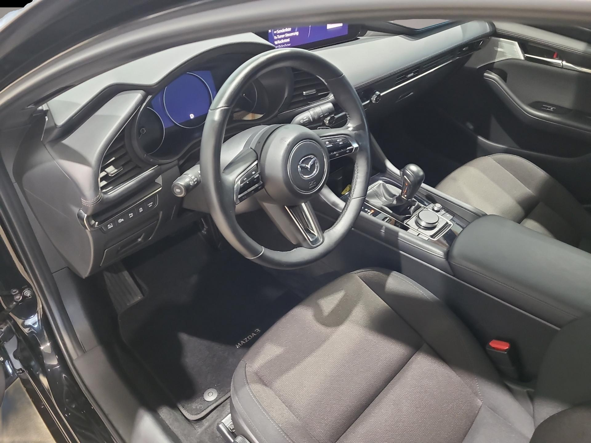 Mazda 3 (12/2024, Benzin)