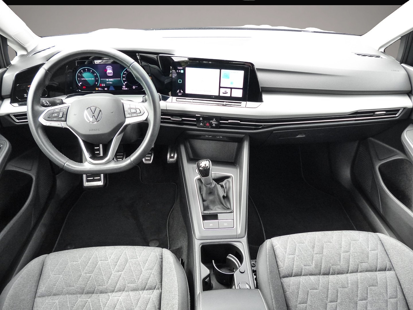 Volkswagen Golf (04/2024, Benzin)