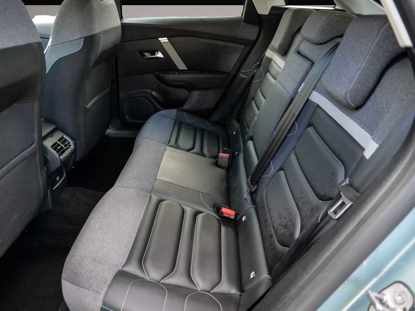 Citroen C4 (10/2023, Benzin)