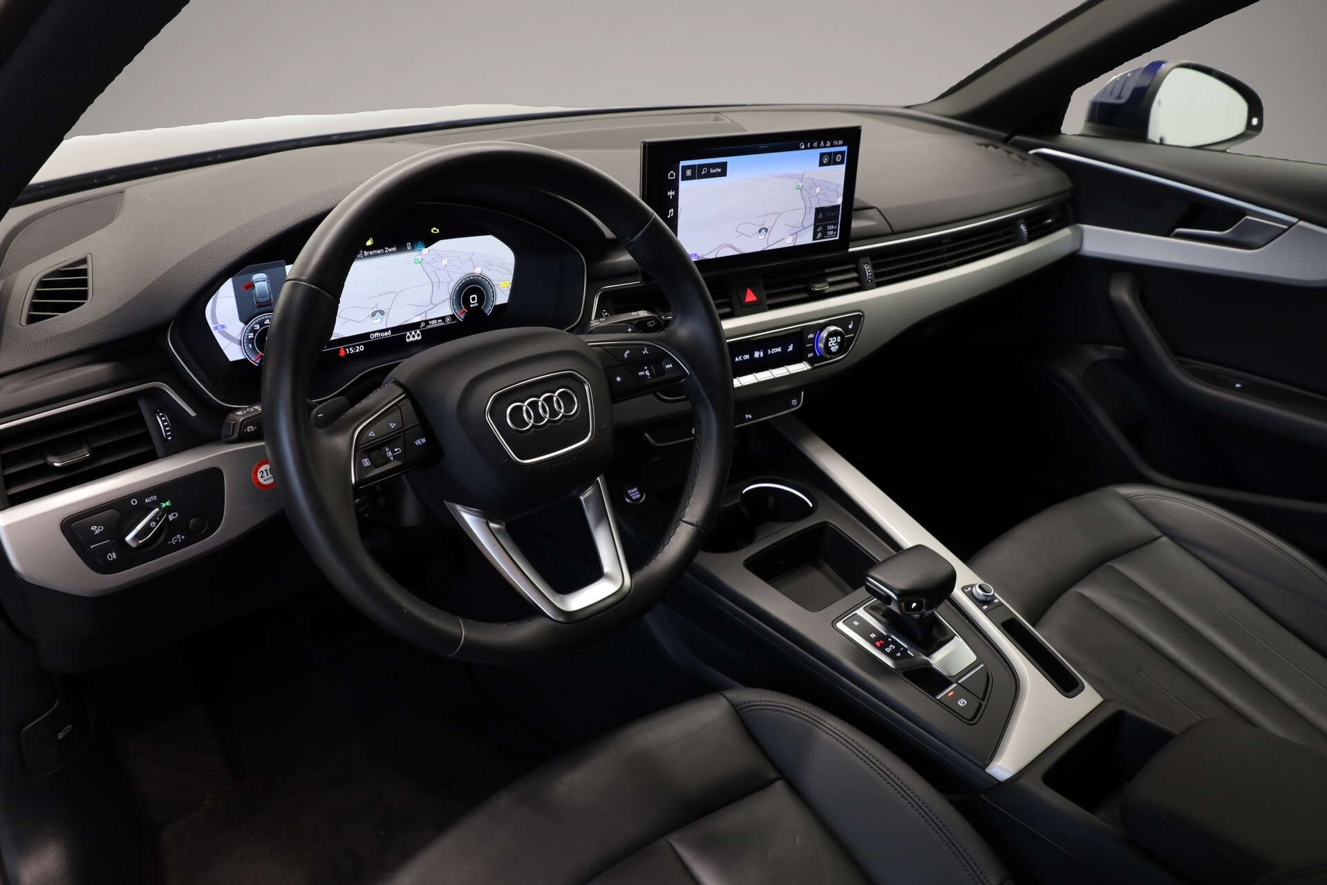 Audi A4 (04/2023, Benzin)
