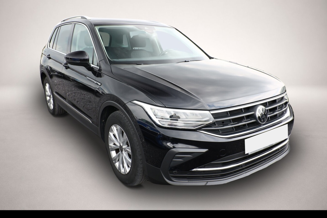 Volkswagen Tiguan (04/2021, Benzin)