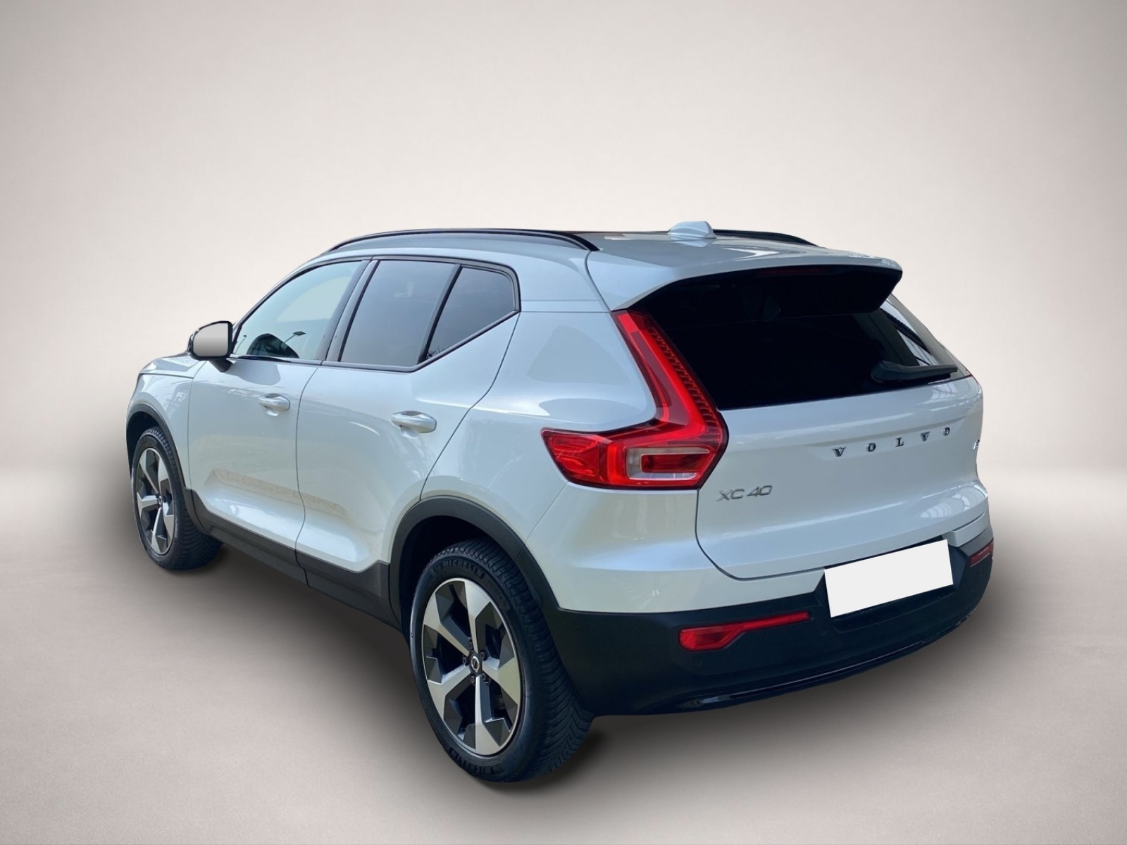 Volvo XC40 (12/2023, Benzin)