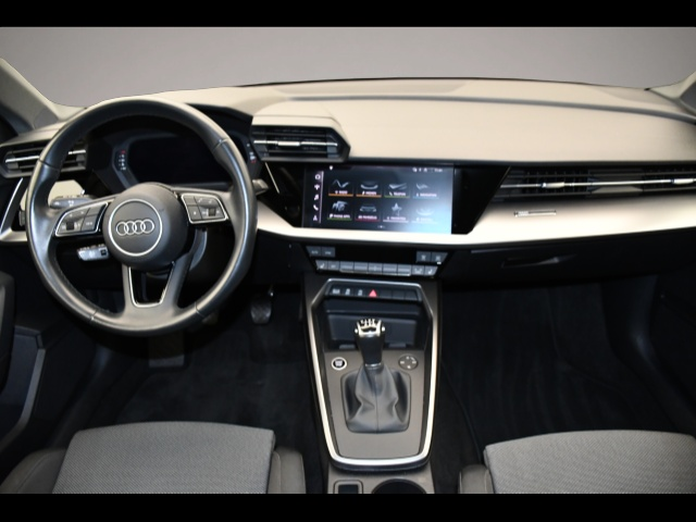 Audi A3 (02/2023, Benzin)