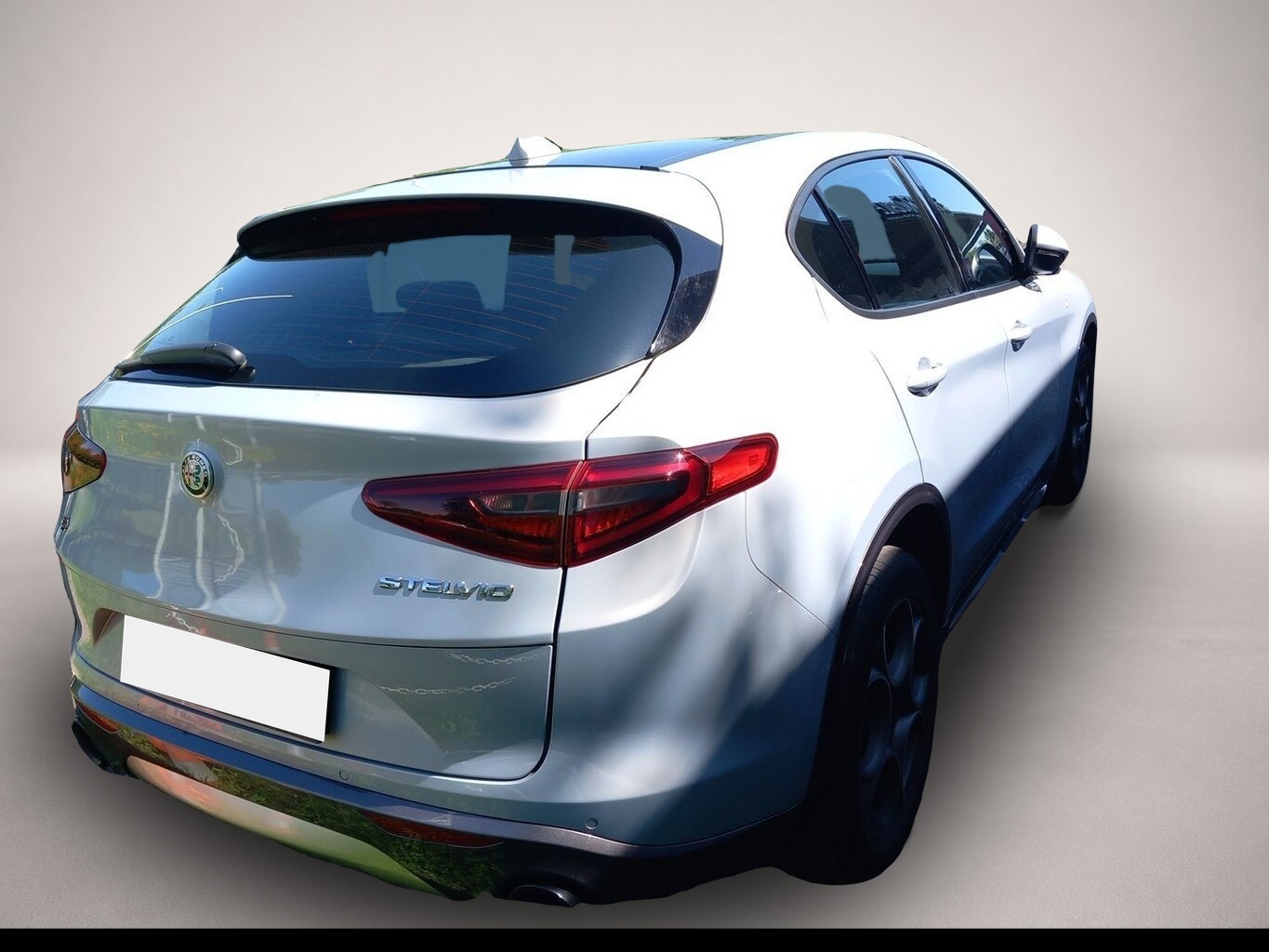 Alfa-Romeo Stelvio (11/2022, Benzin)
