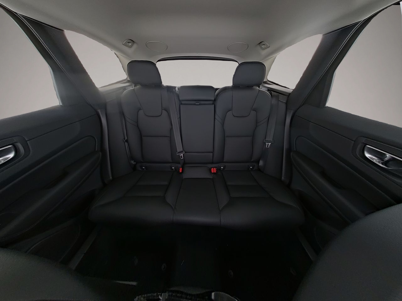 Volvo XC60 (06/2025, Benzin)