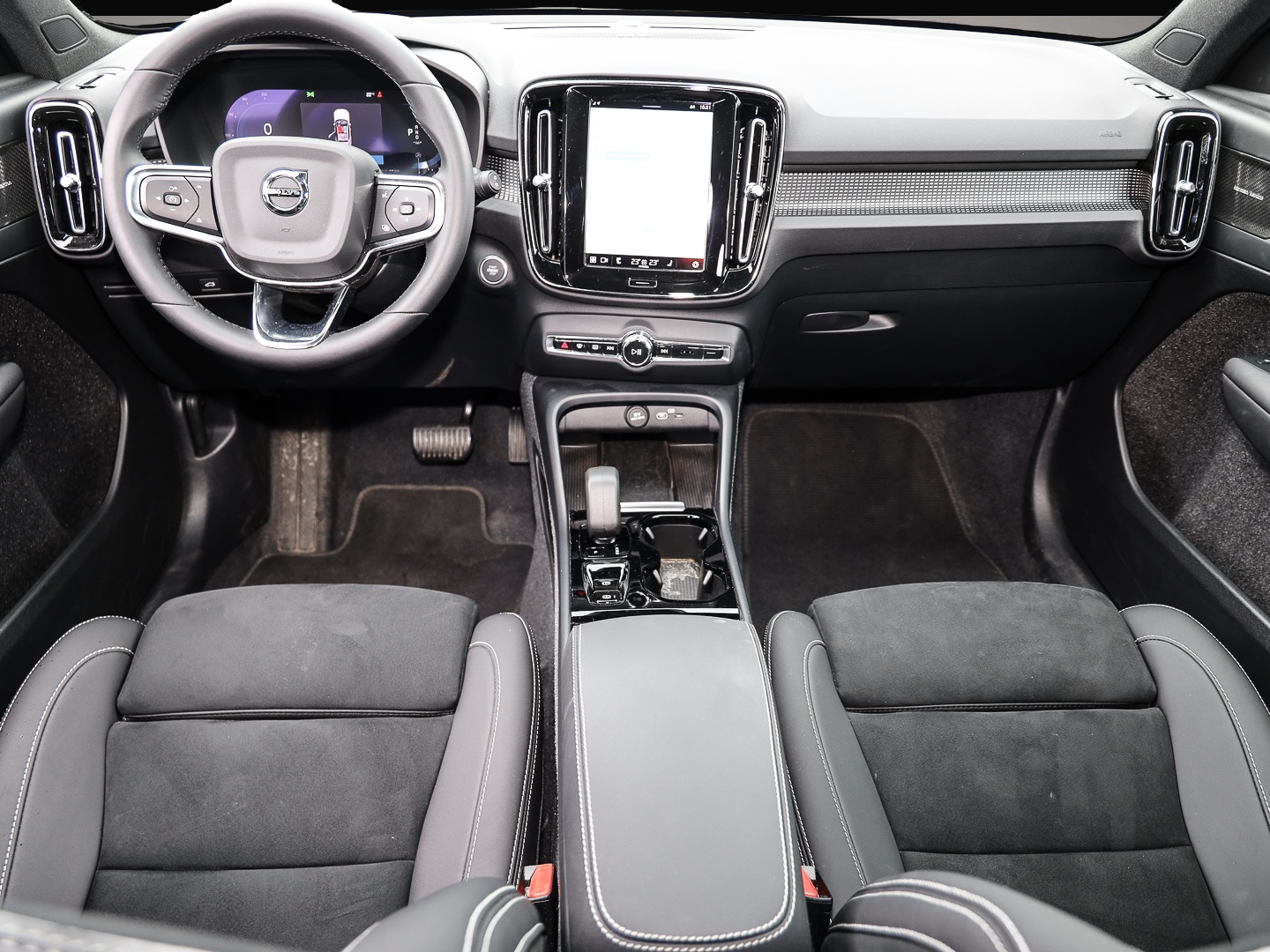 Volvo XC40 (06/2023, Benzin)