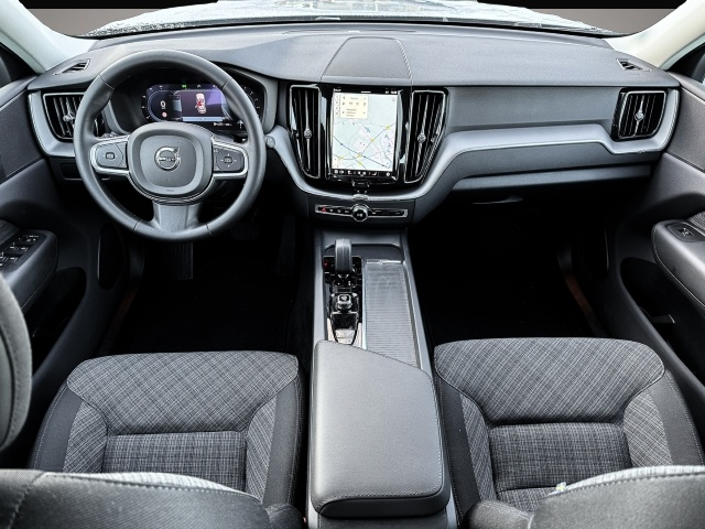 Volvo XC60 (12/2023, Benzin)