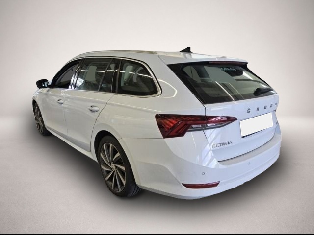 Skoda Octavia (08/2022, Benzin)