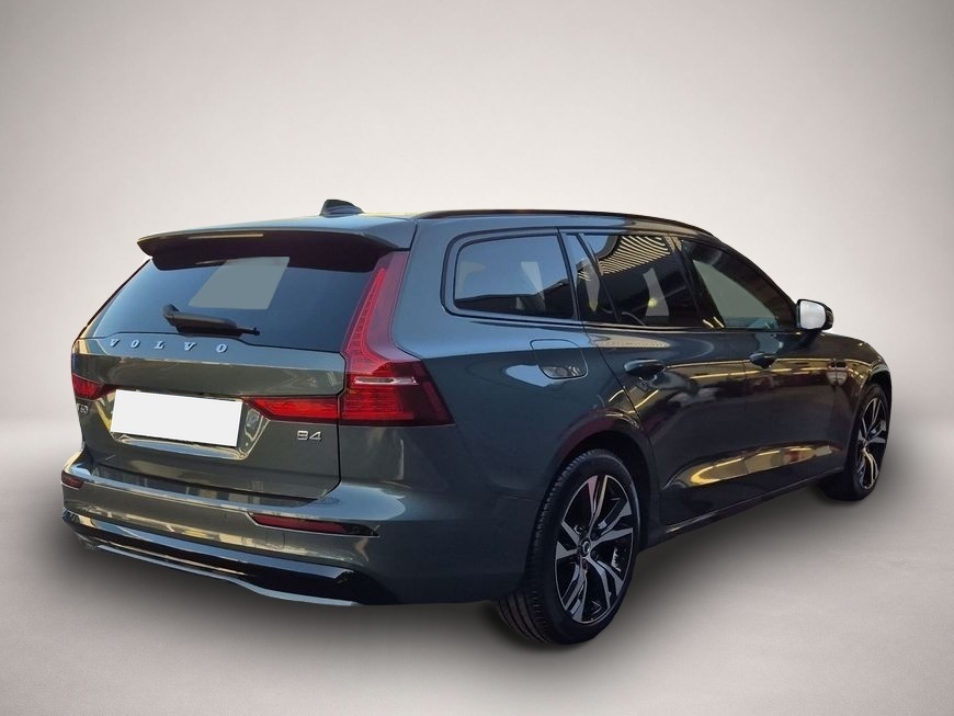 Volvo V60 (08/2025, Benzin)