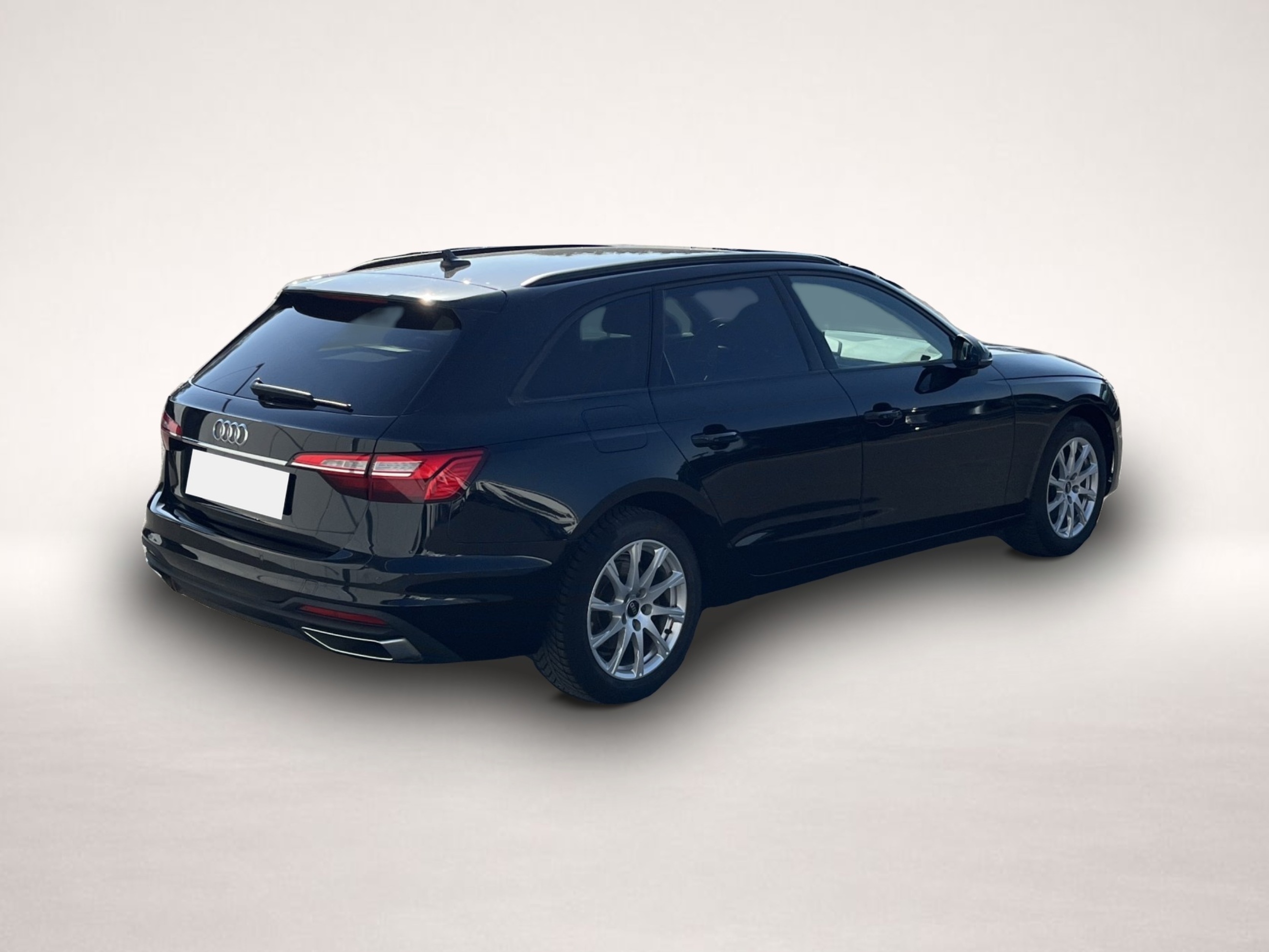 Audi A4 (08/2022, Benzin)