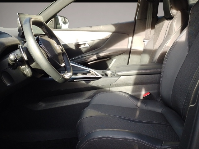 Peugeot 3008 (12/2023, Benzin)