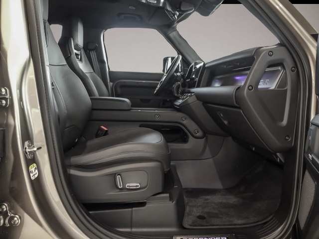 Land-Rover Defender (02/2026, Benzin)