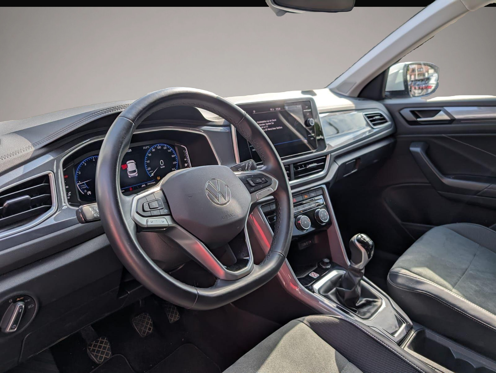 Volkswagen T-Roc (01/2025, Benzin)
