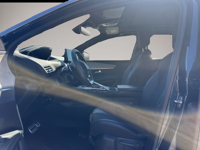 Peugeot 3008 (02/2024, Benzin)