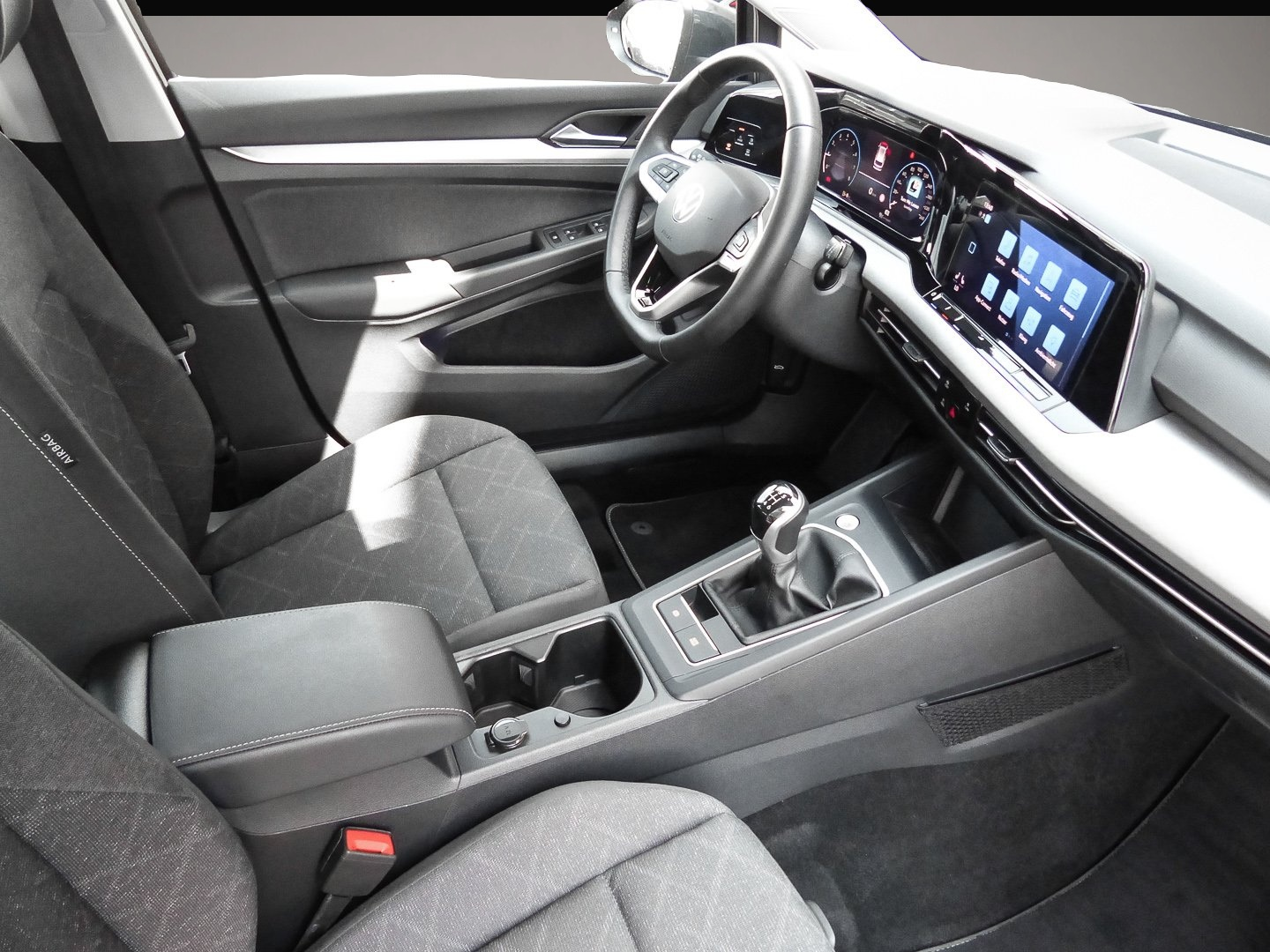 Volkswagen Golf (04/2024, Benzin)