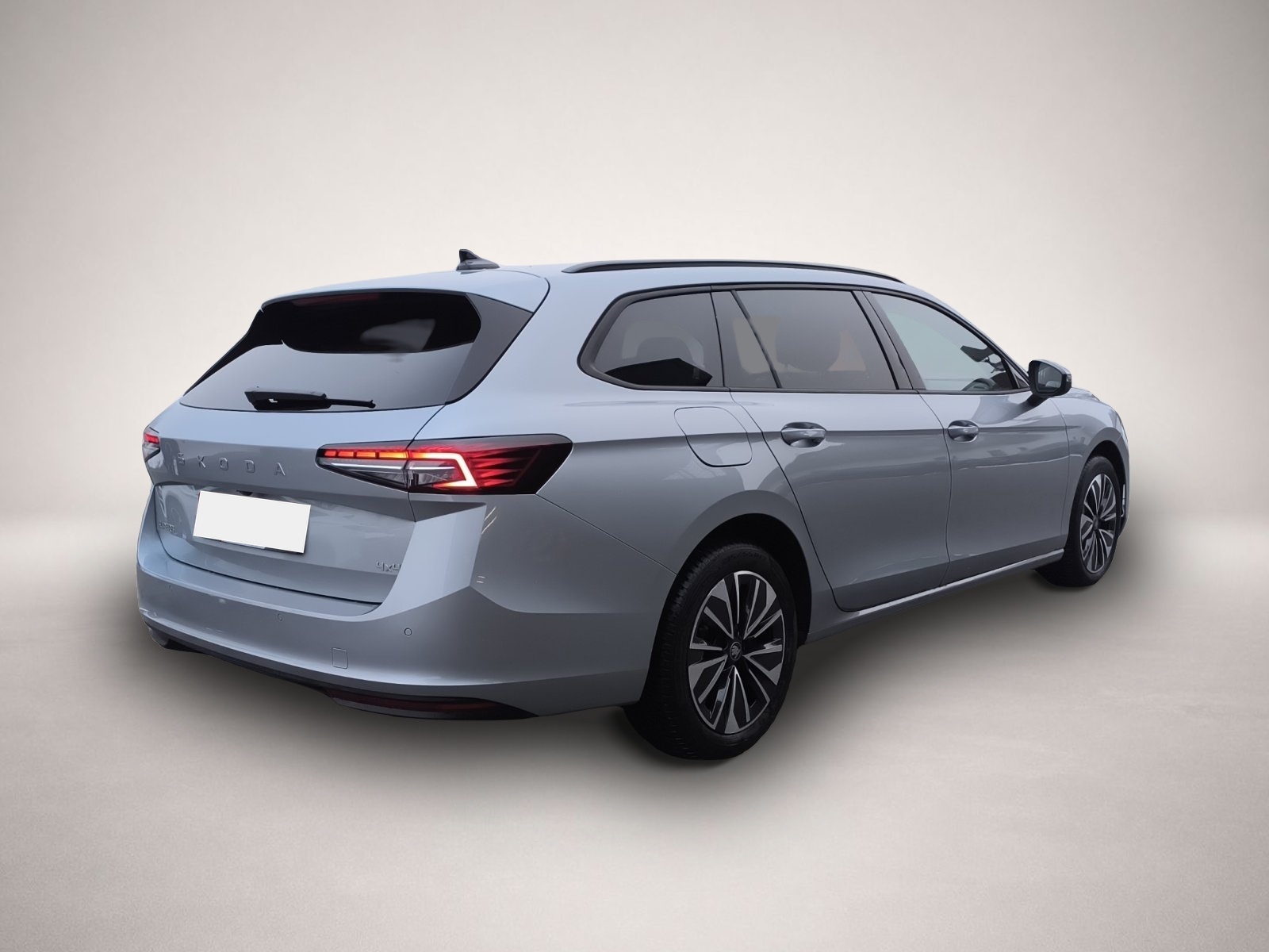 Skoda Superb (03/2025, Benzin)