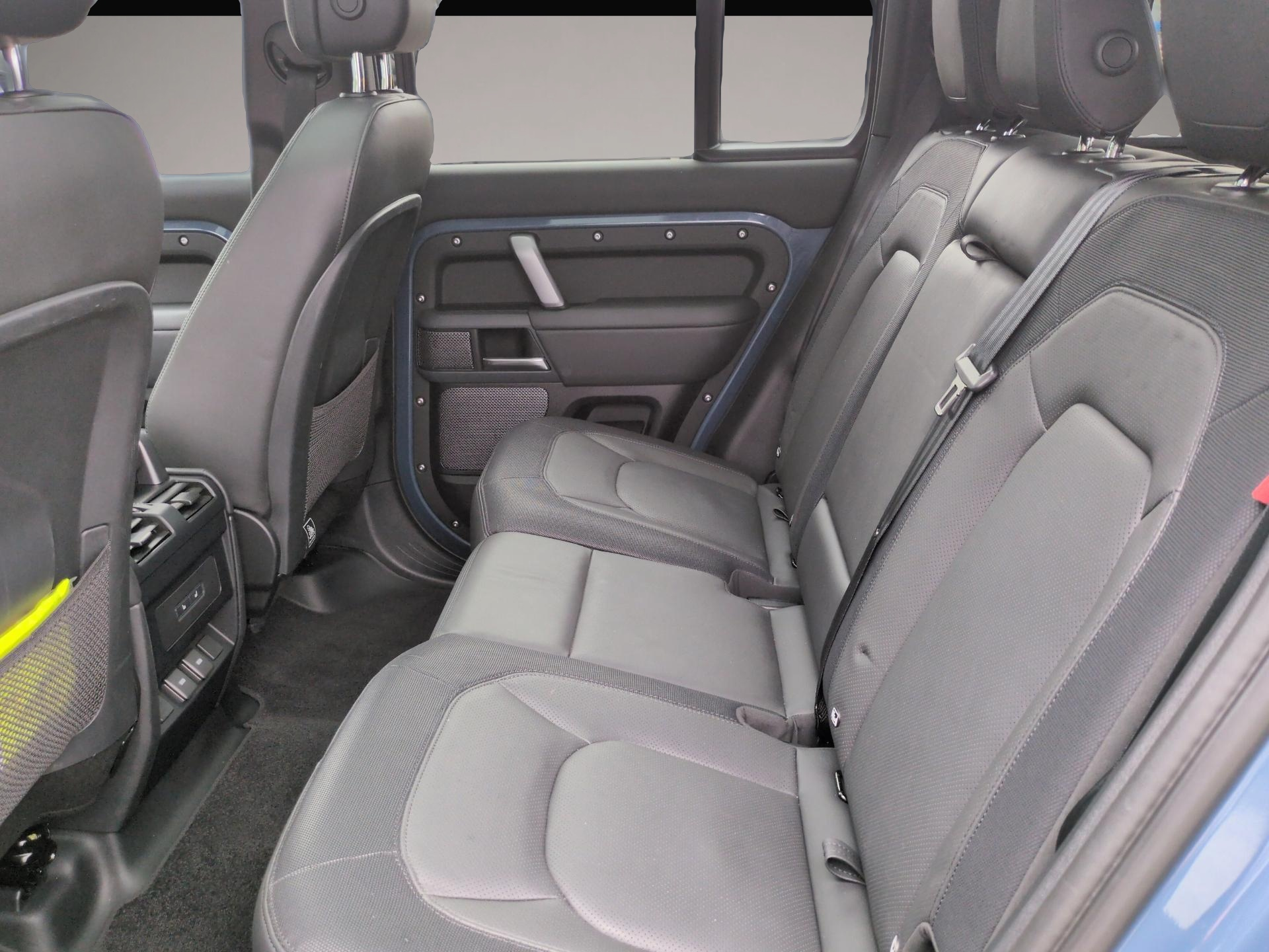 Land-Rover Defender (10/2023, Diesel)