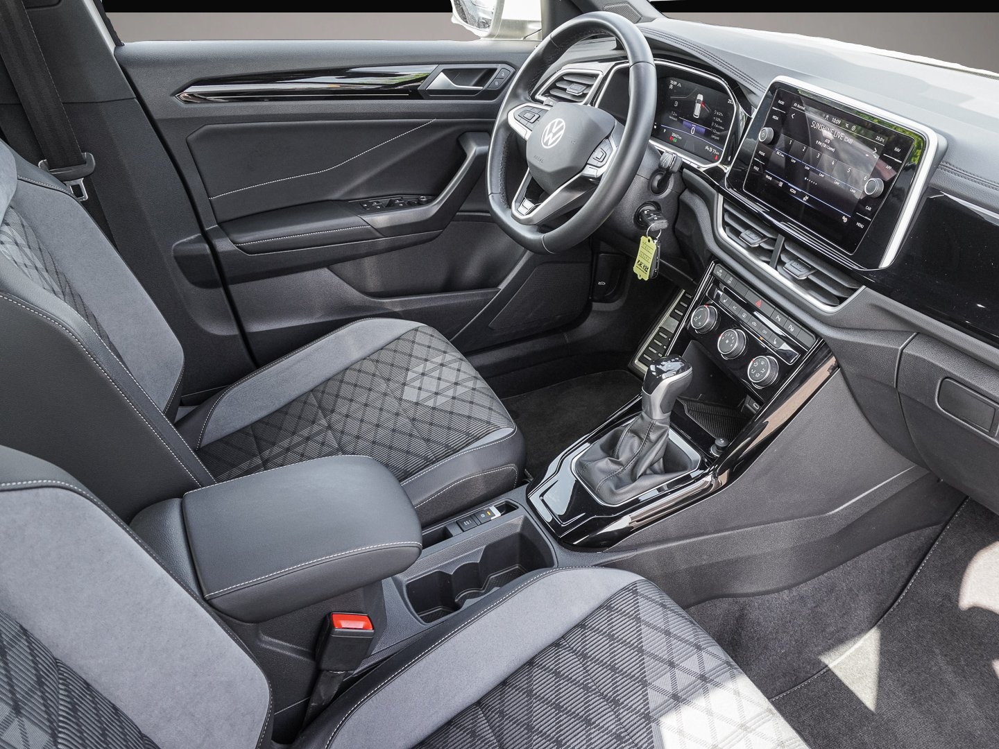 Volkswagen T-Roc (05/2024, Benzin)