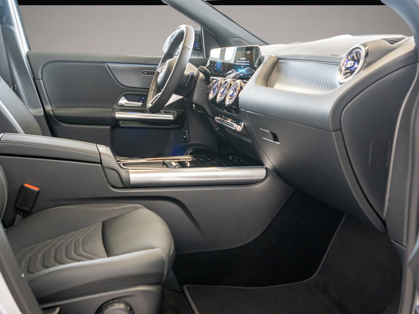 Mercedes-Benz GLA 220 (10/2025, Benzin)