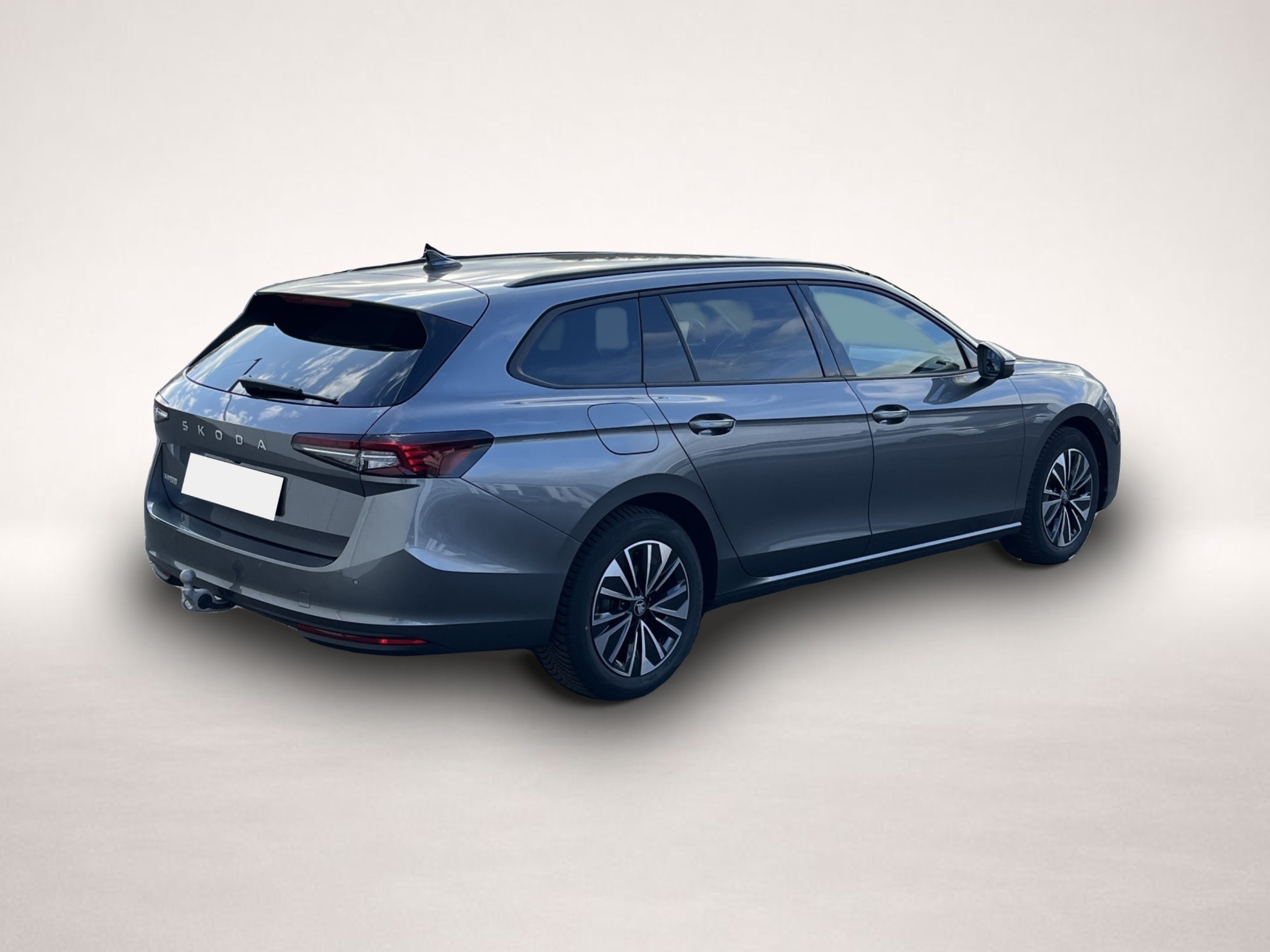 Skoda Superb (09/2025, Benzin)