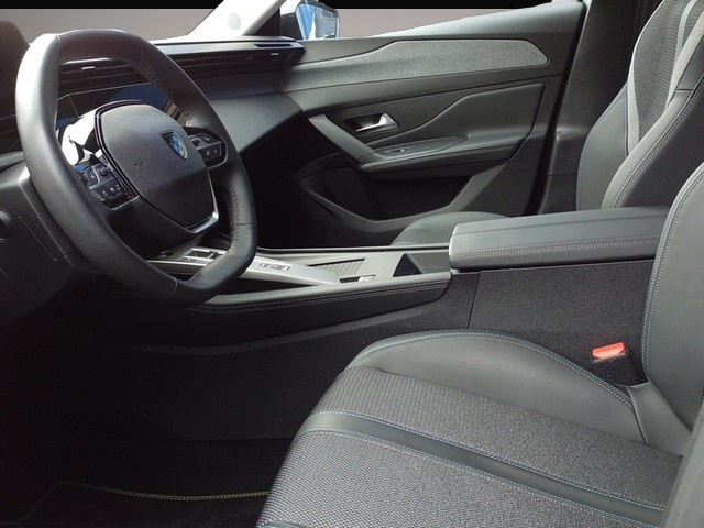 Peugeot 308 (10/2023, Benzin)