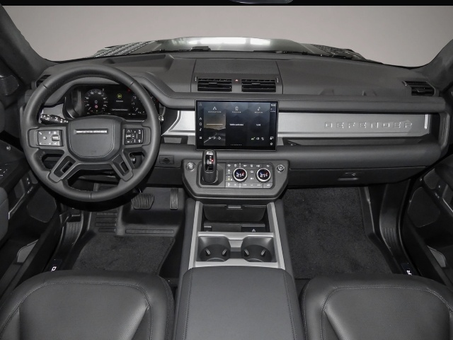 Land-Rover Defender (07/2025, Benzin)