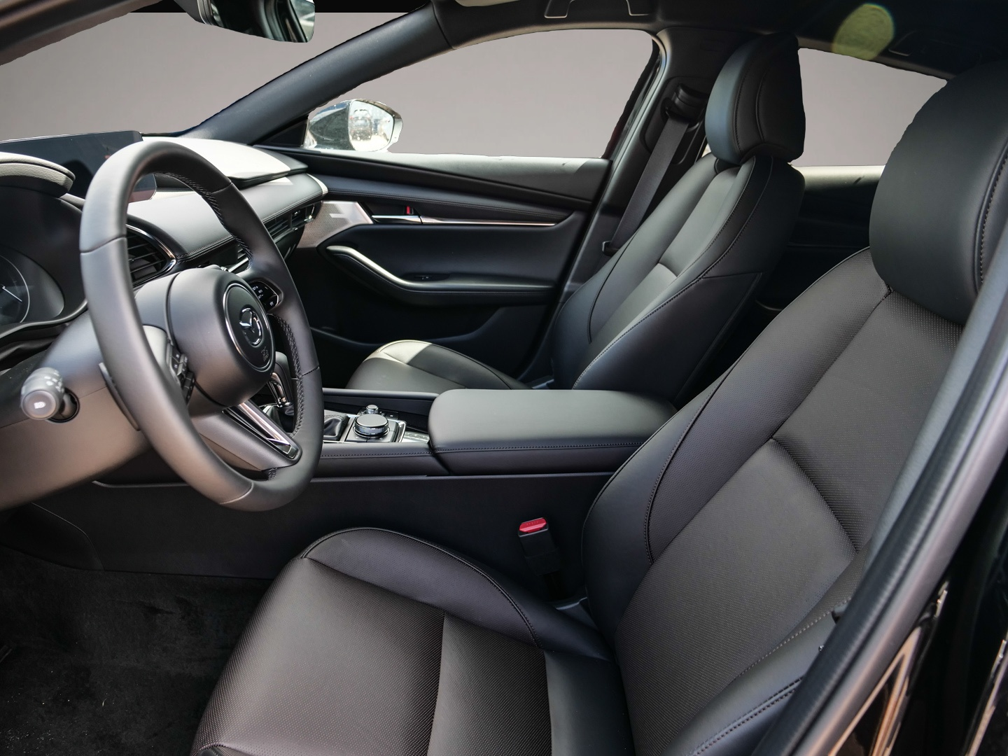 Mazda 3 (05/2025, Benzin)