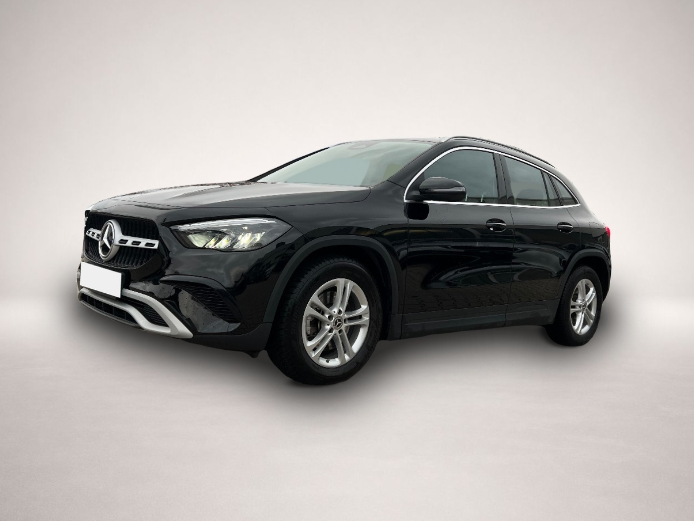 Mercedes-Benz GLA 180 (04/2024, Benzin)