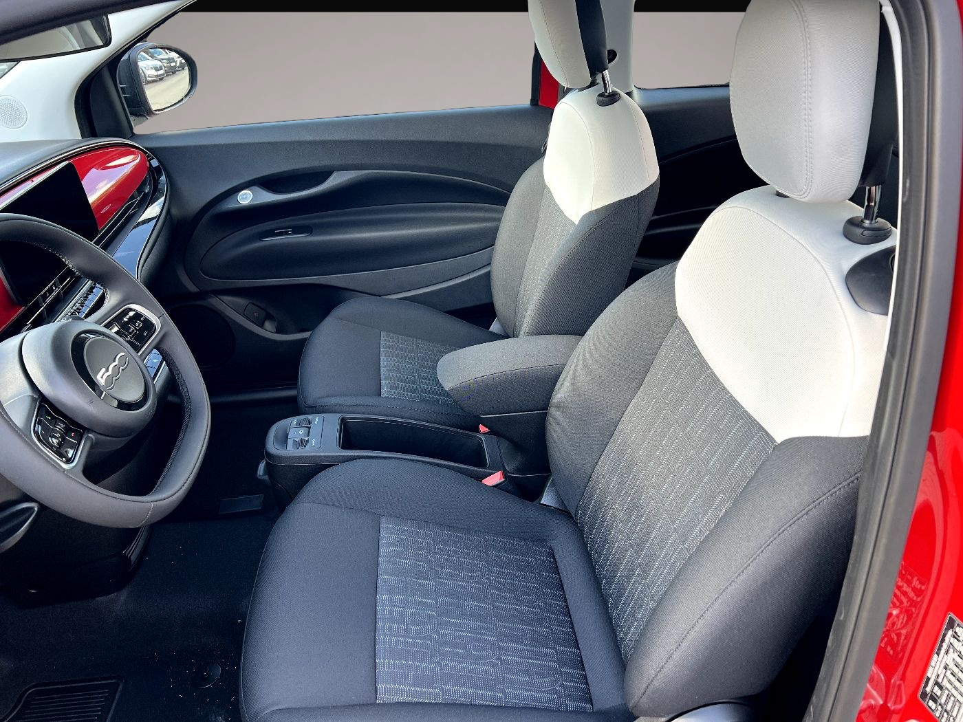 Fiat 500e, image 7 of 7