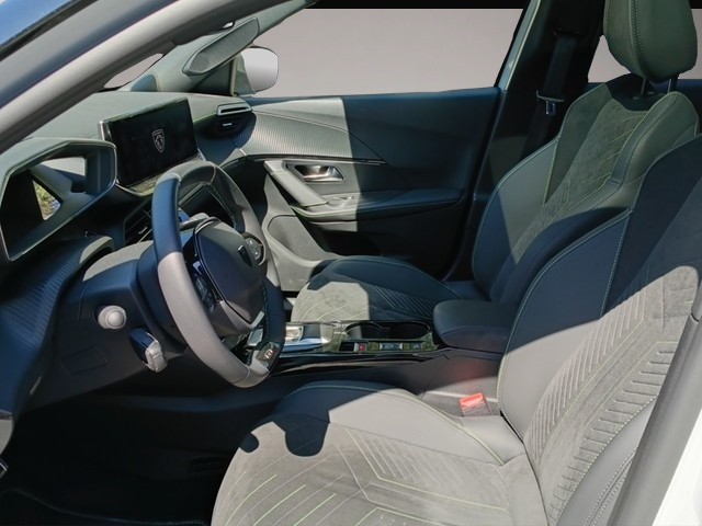 Peugeot 2008 (03/2026, Benzin)