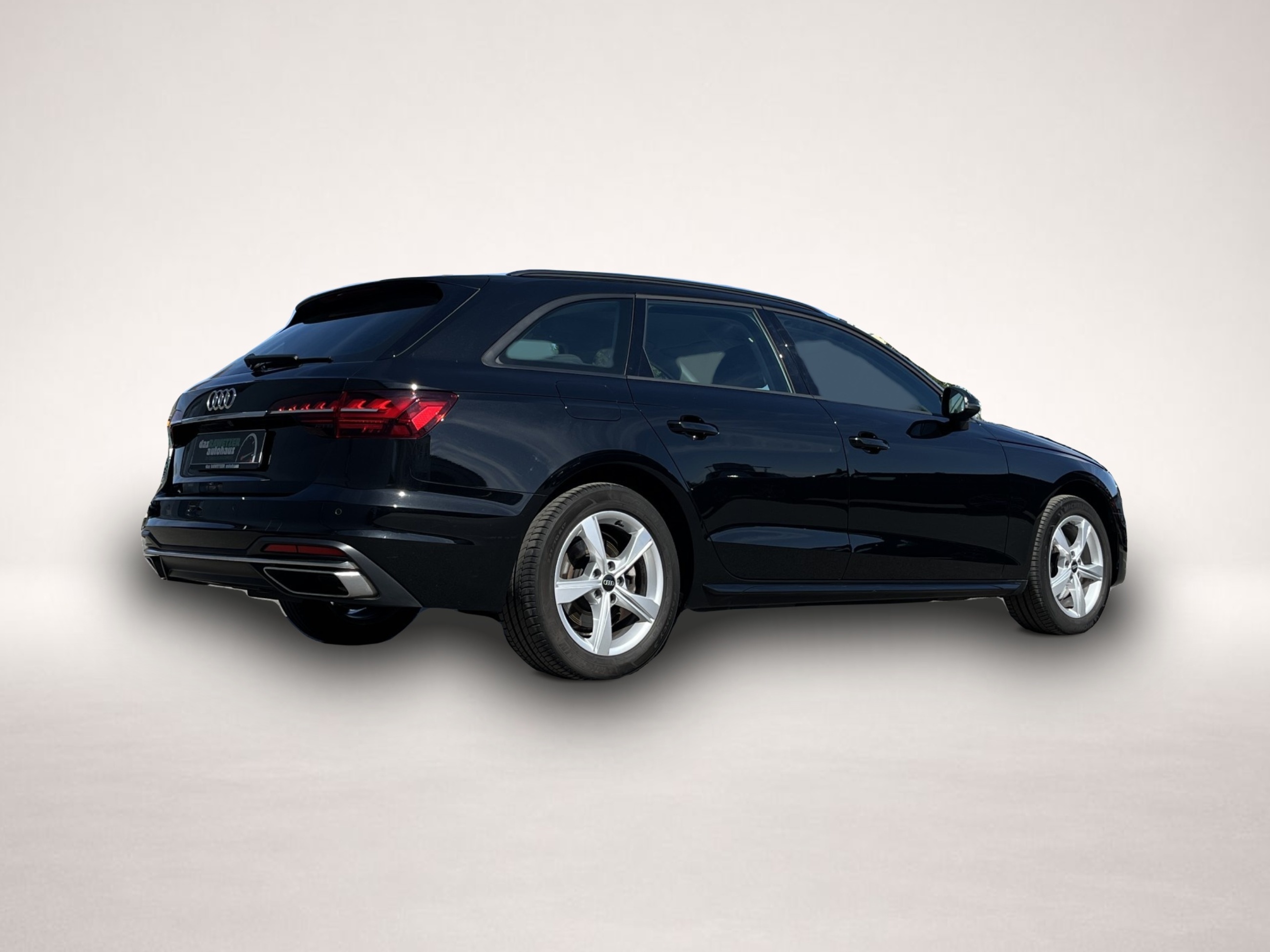 Audi A4 (08/2021, Benzin)