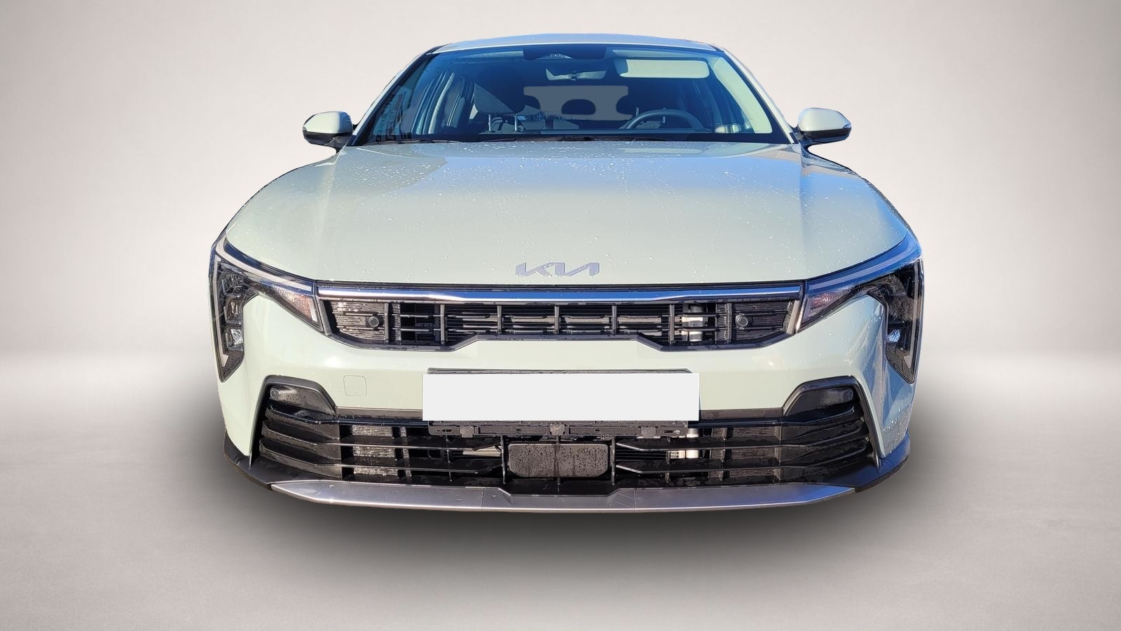 Kia K4, image 2 of 7