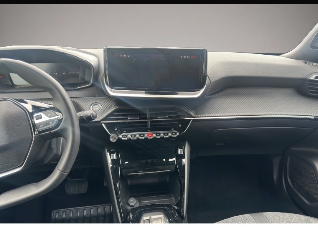 Peugeot 2008 (05/2025, Benzin)