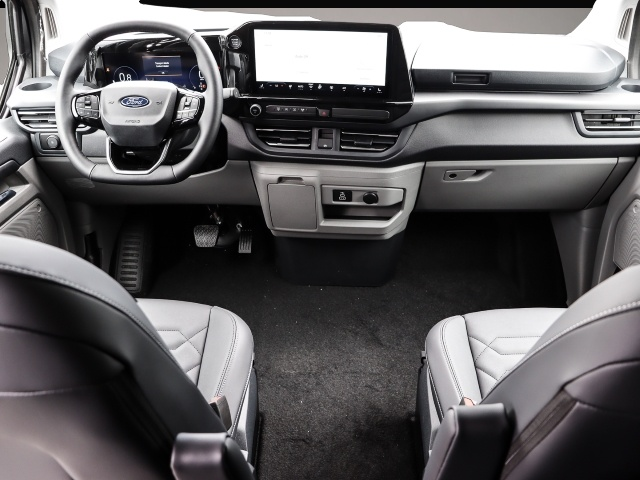 Ford Tourneo Custom (09/2025, Diesel)