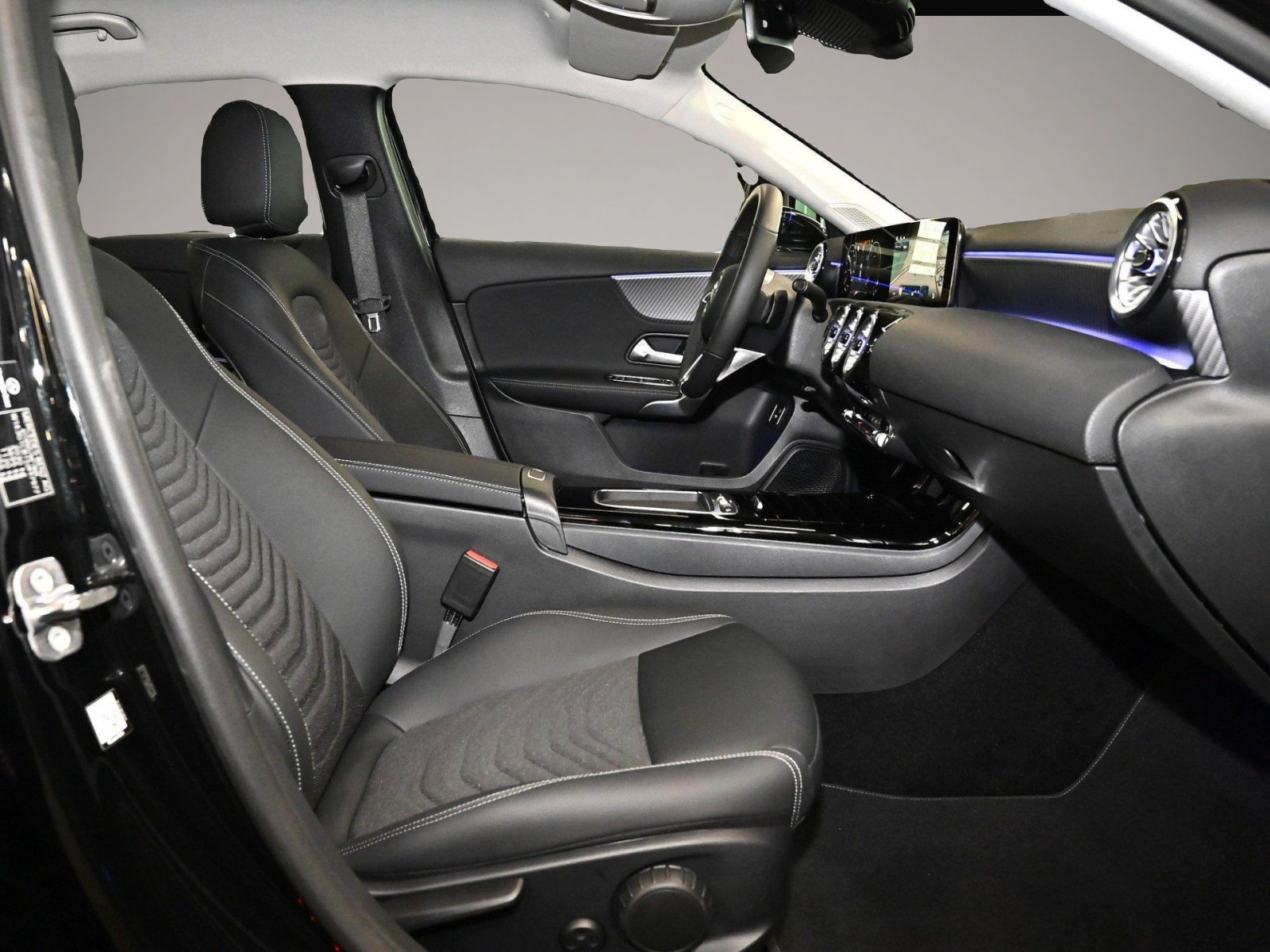 Mercedes-Benz A 200 (02/2025, Diesel)