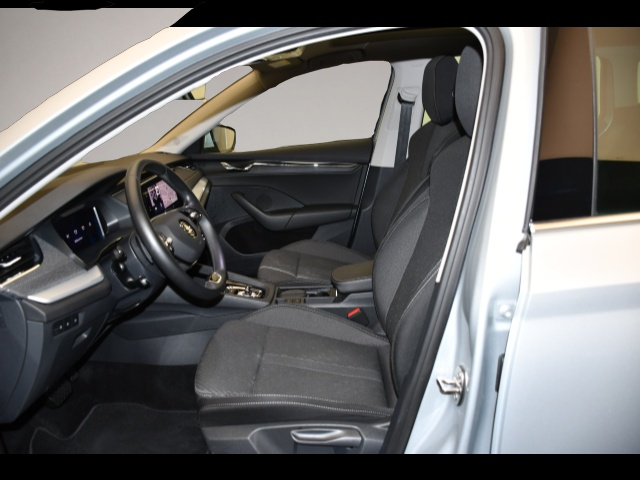 Skoda Octavia (02/2024, Benzin)