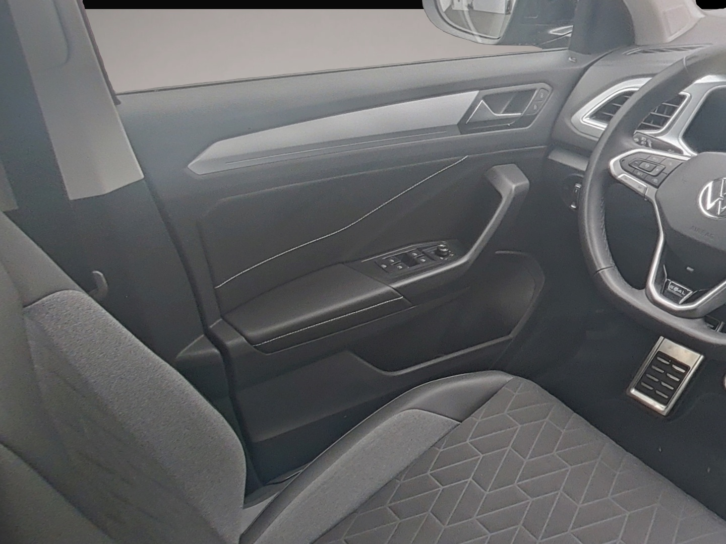 Volkswagen T-Roc (09/2025, Benzin)