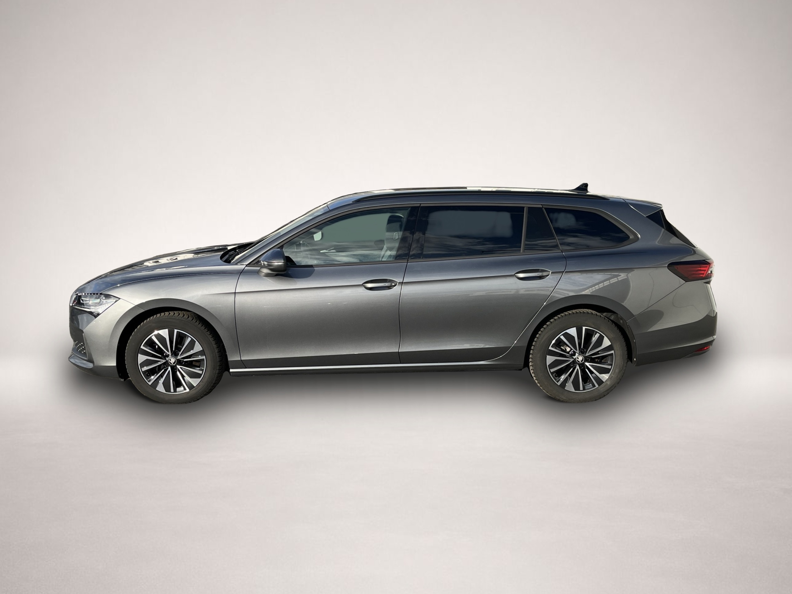 Skoda Superb (09/2025, Benzin)